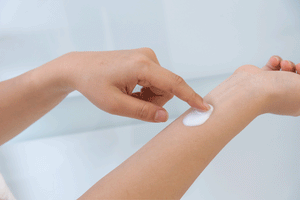Rubbin-in-Body-Lotion-gif